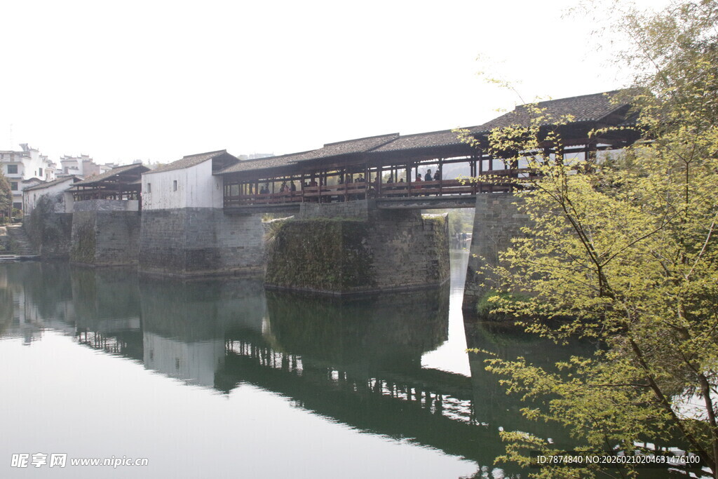 婺源江南水乡古桥风景如画