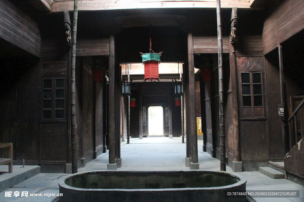 婺源古旧厅堂内景