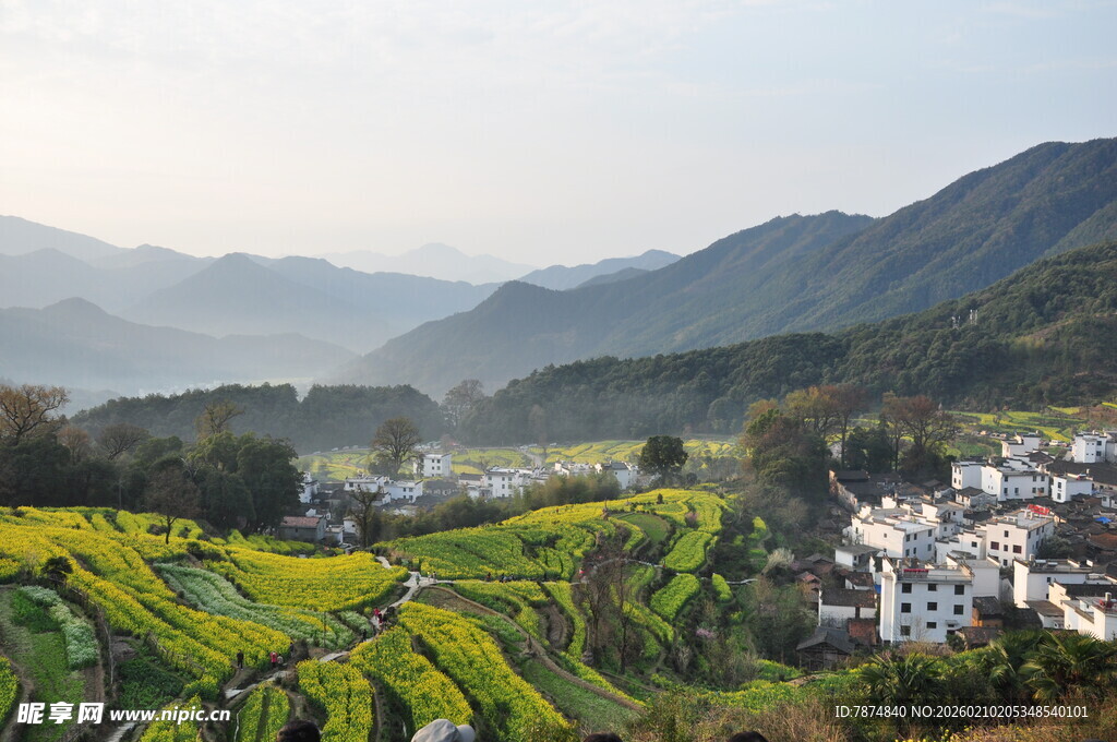 婺源山间梯田村落美景