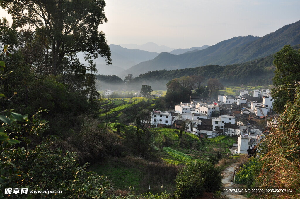 婺源山村美景 白墙黛瓦映青山