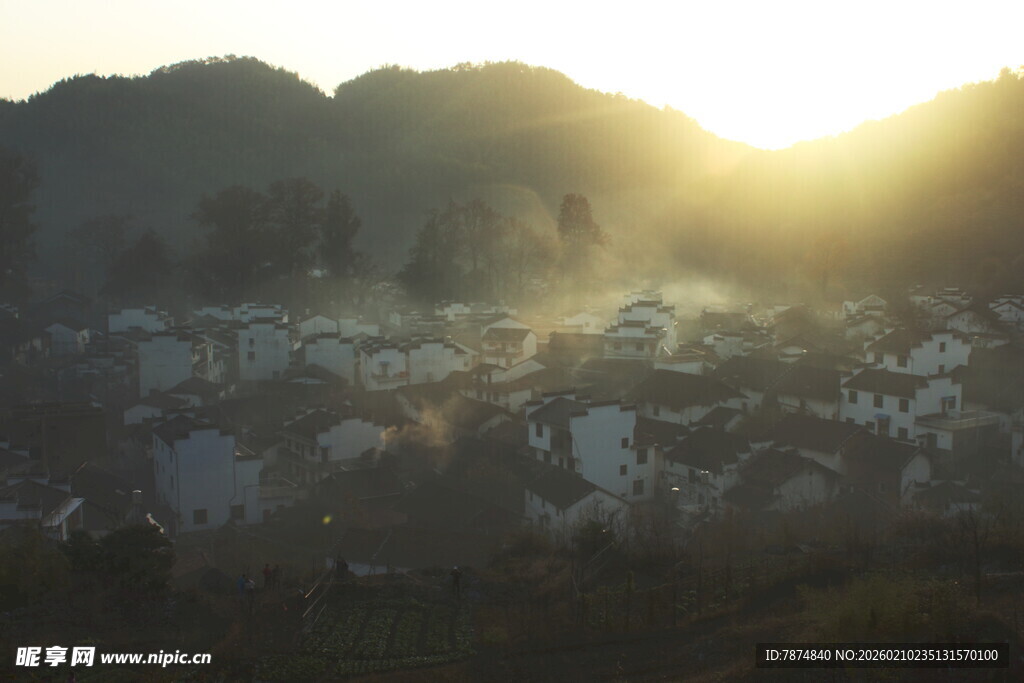 婺源山村日出美景