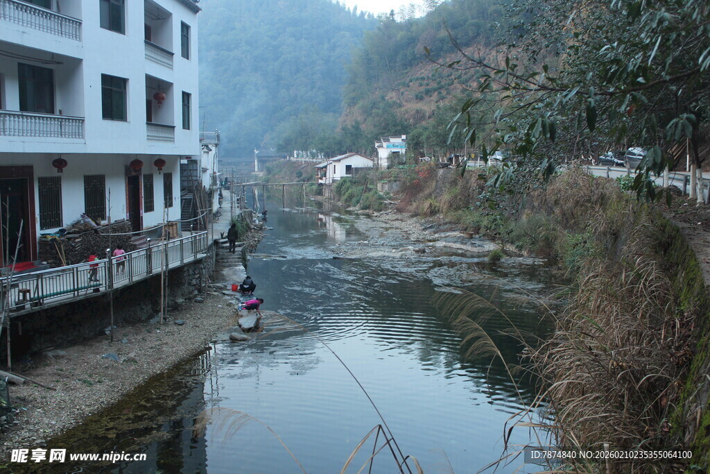 婺源河畔民居 宁静乡村景致