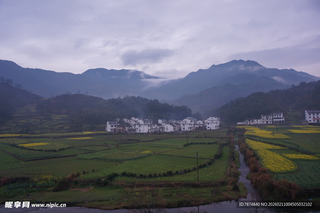 婺源山间田园村落美景