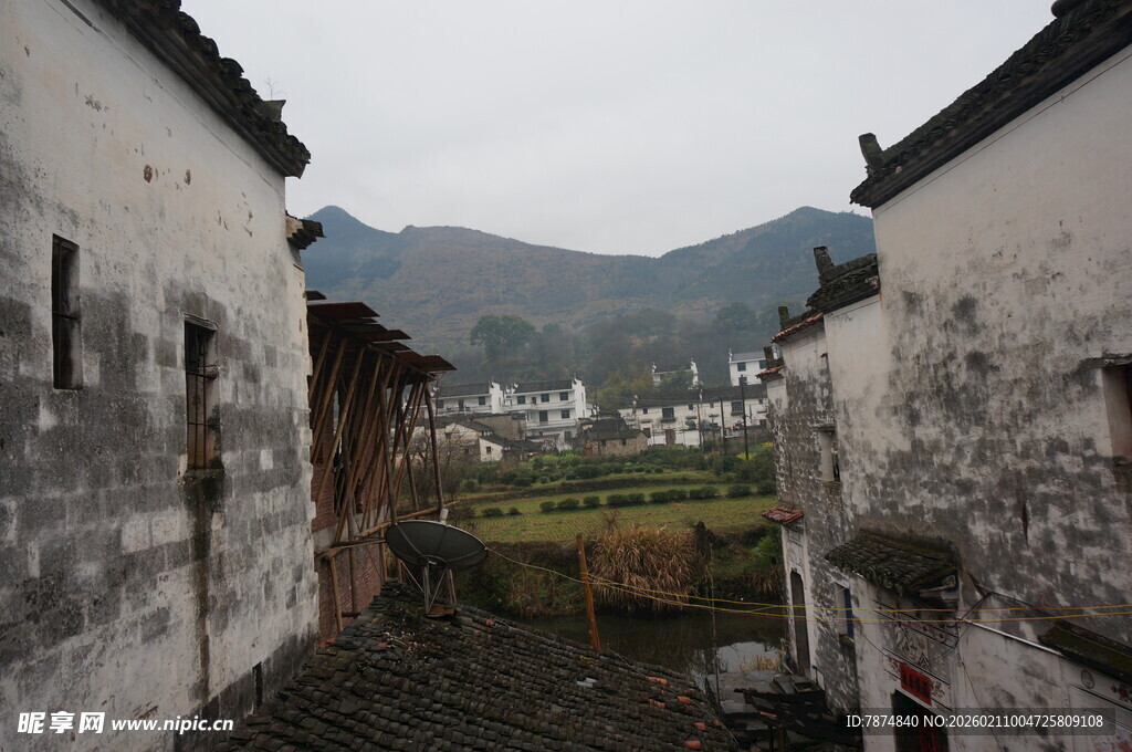 婺源古巷中的徽派建筑景致