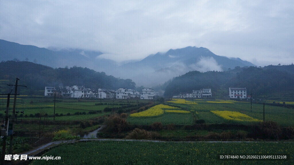 婺源山间田园春色美景如画