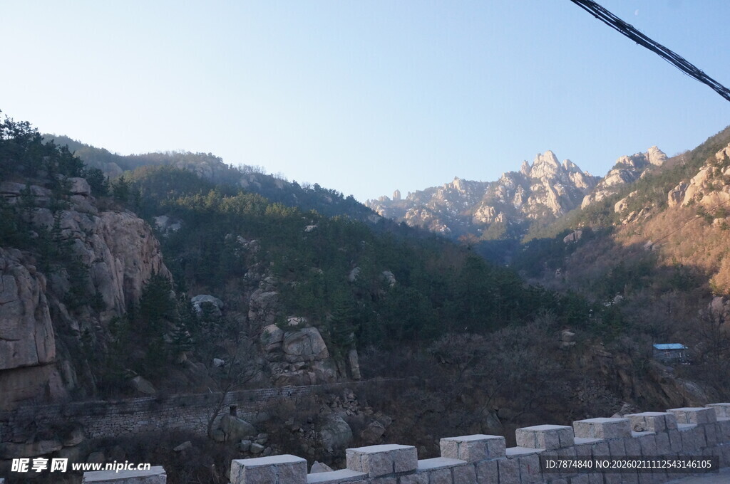 山间长城美景