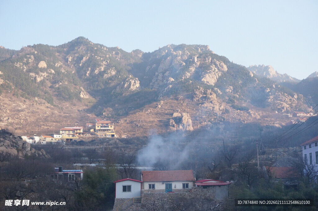 山村晨景 远山近舍炊烟起