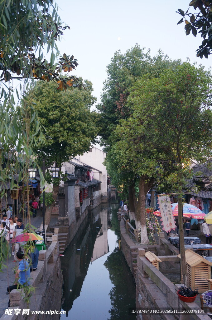 江南水乡小巷景致