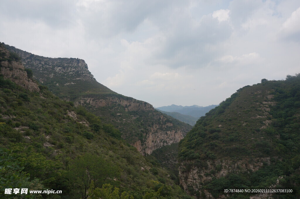 山间景色