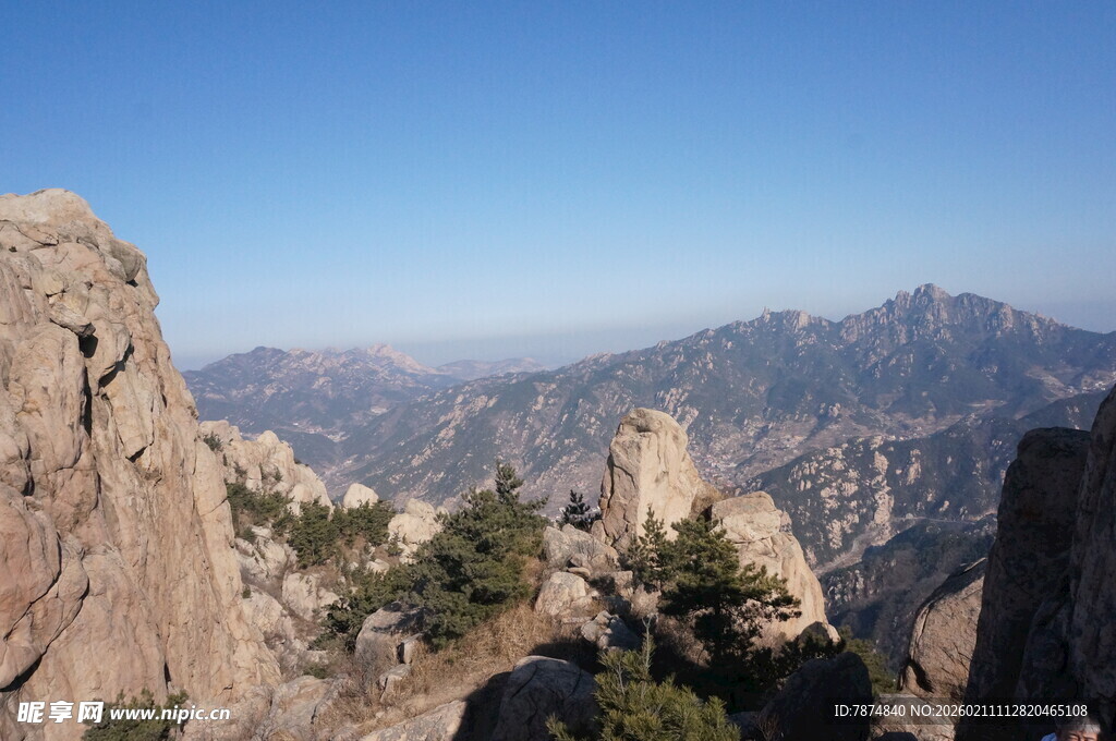 壮丽山景俯瞰