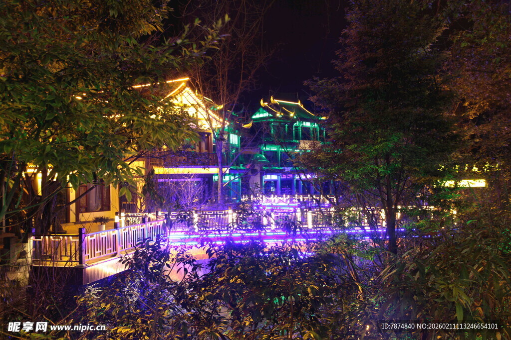 梦幻夜景中的璀璨灯光建筑