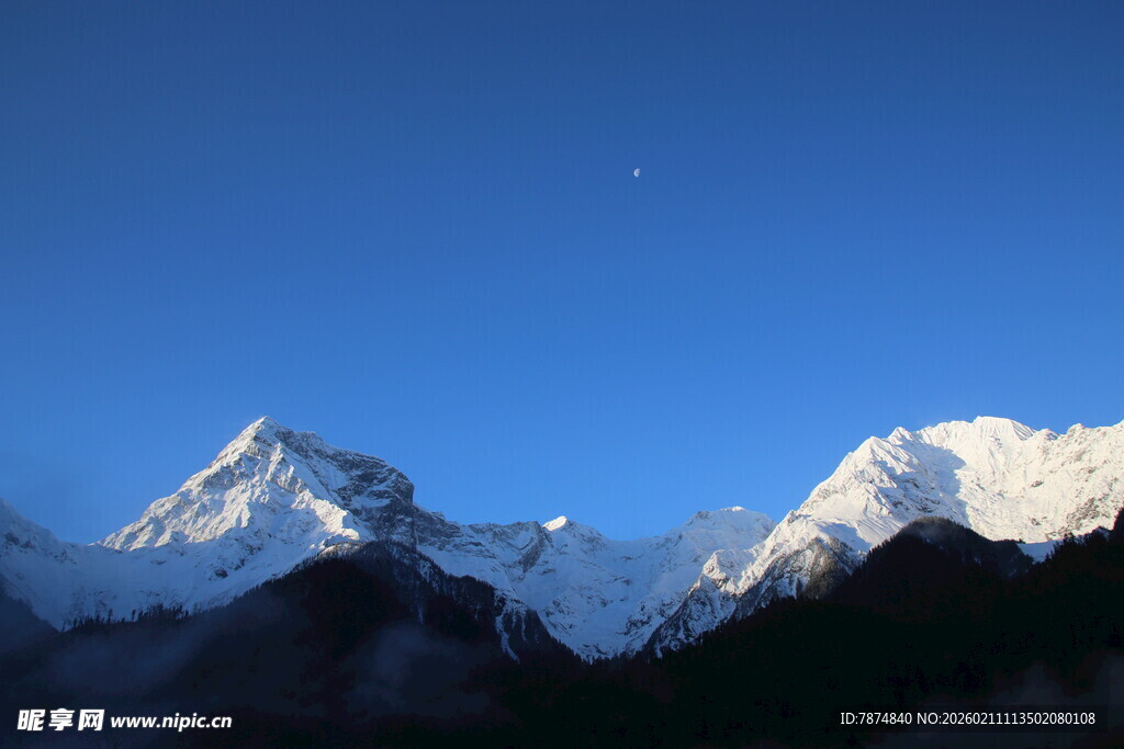 壮丽雪山美景