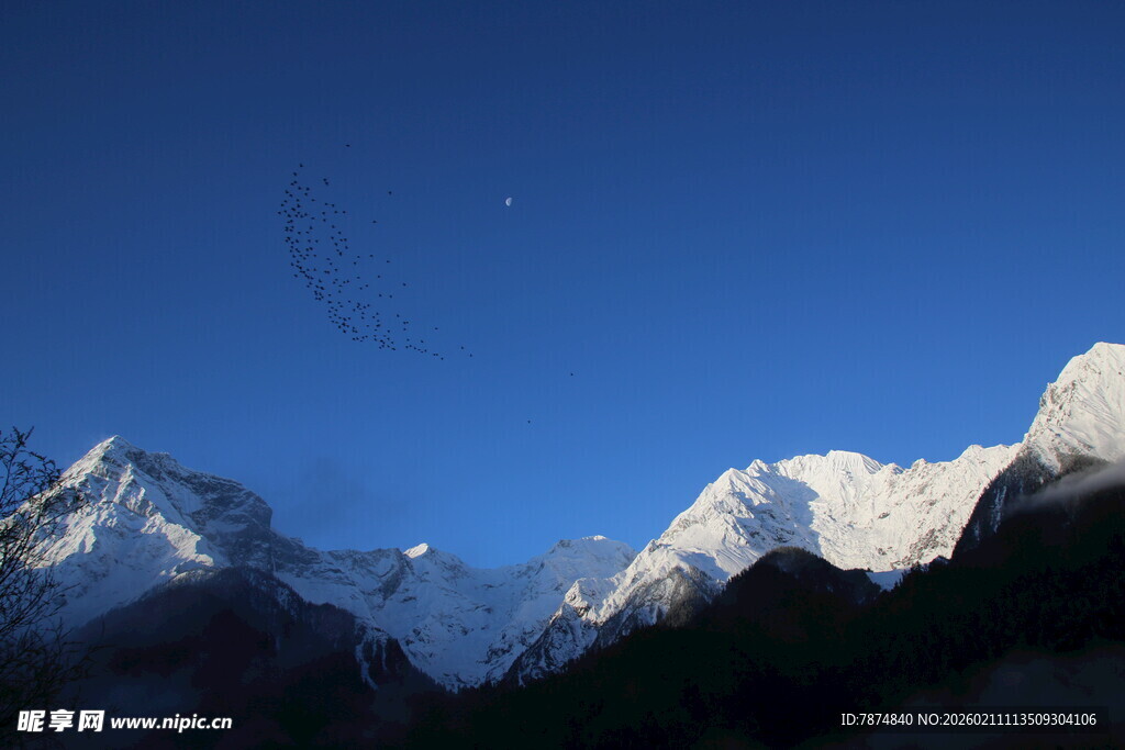 壮丽雪山美景