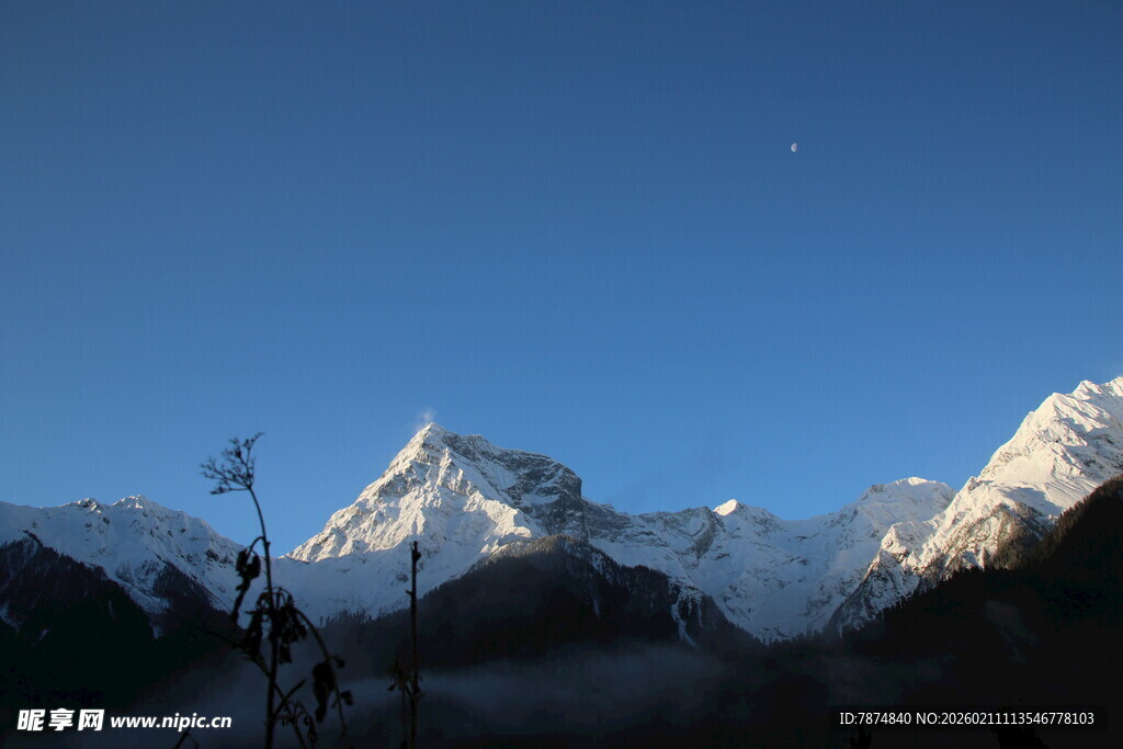 壮丽雪山美景