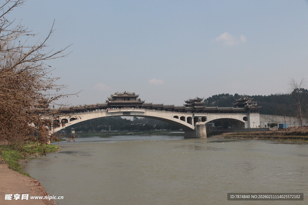 河畔古桥风景