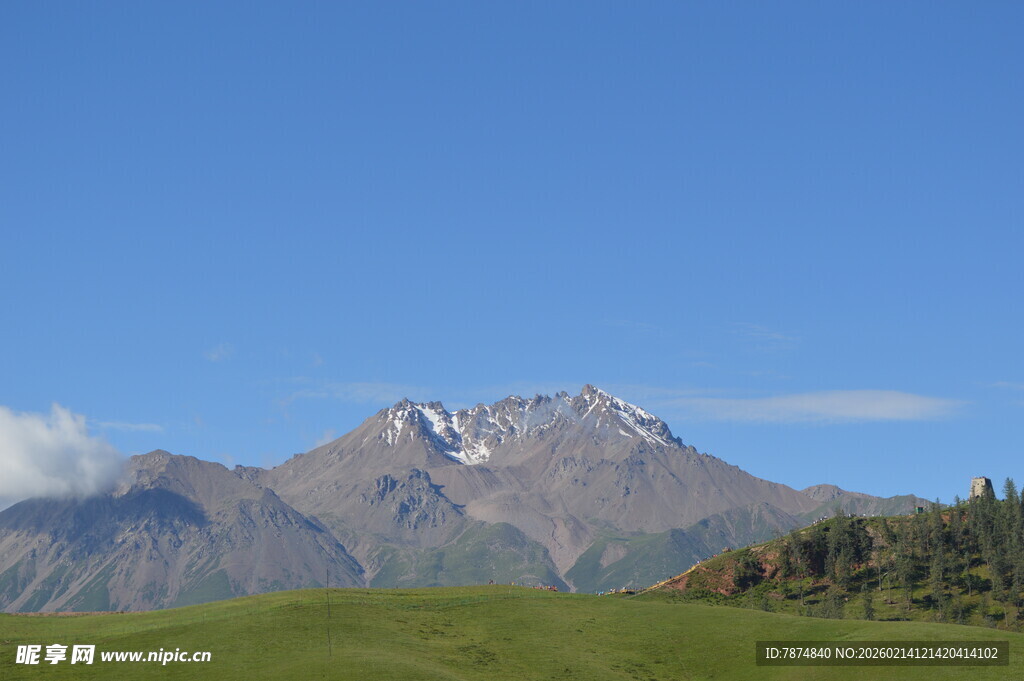 壮丽山景 绿意盎然的风光