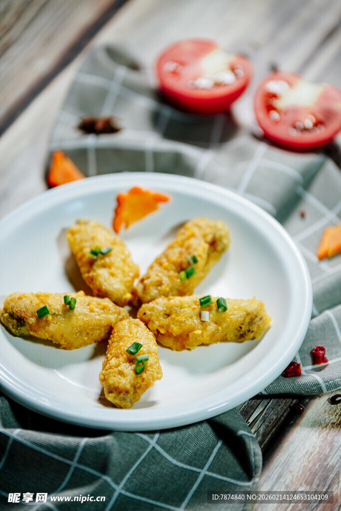 美味油炸小食摆盘精致