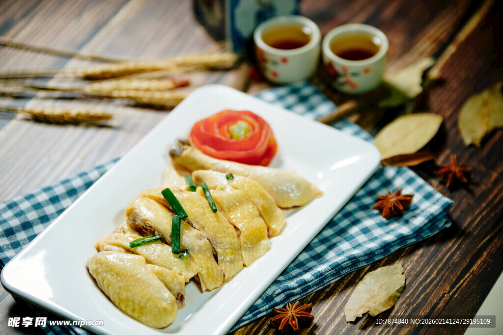 美味白切鸡摆盘精致诱人