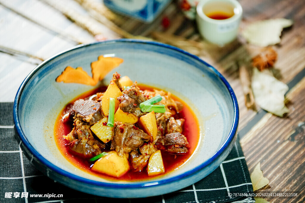 美味红烧牛腩配南瓜