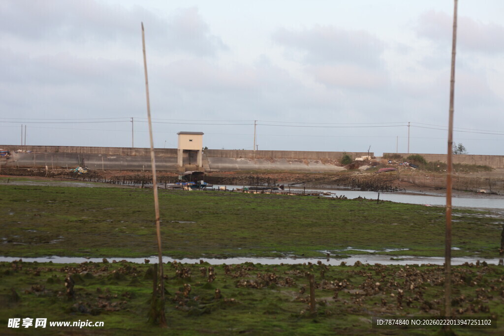 大坝施工现场远景