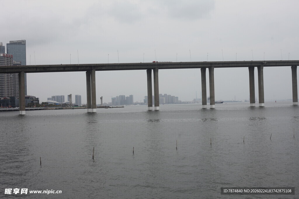 水上高架桥景观