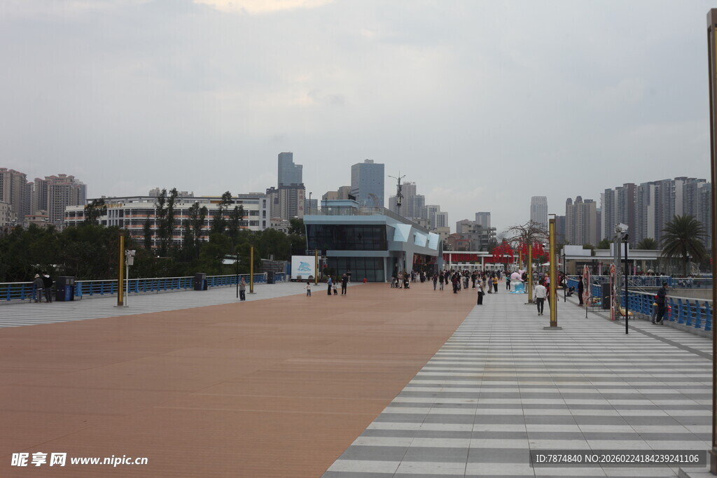 城市广场开阔景观