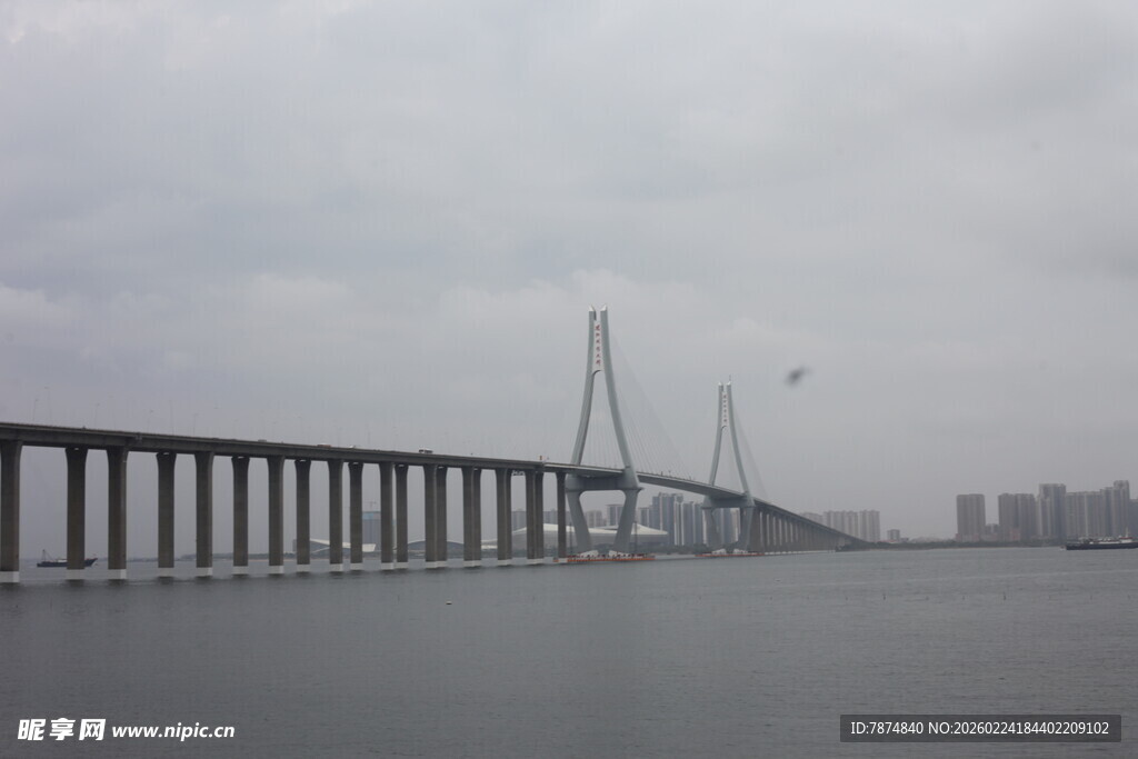 海上大桥远景