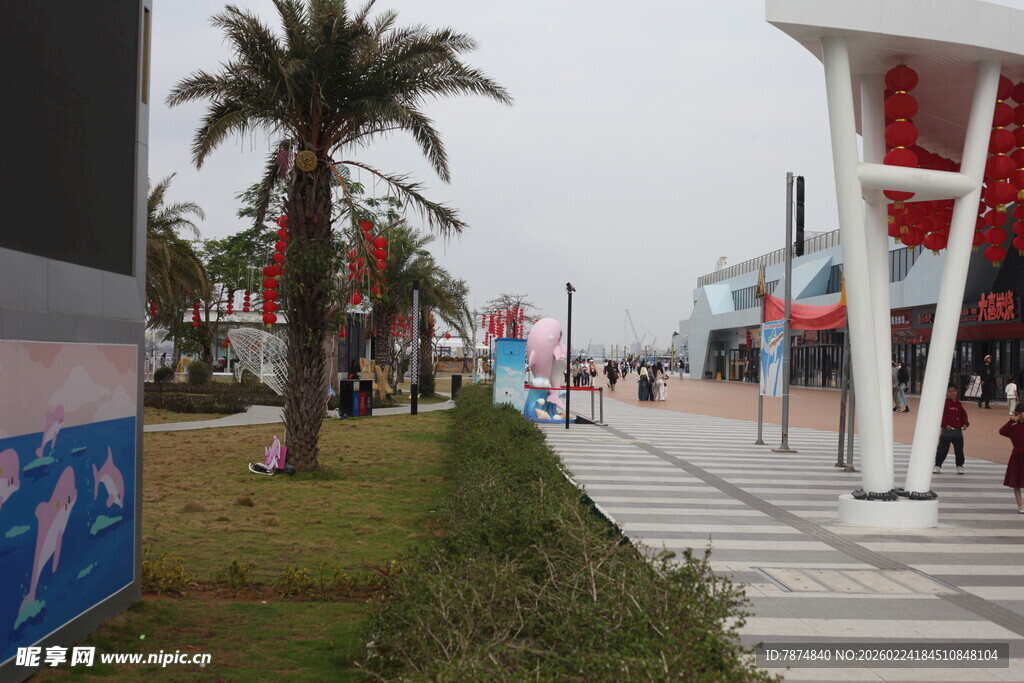 海滨城市街道景观