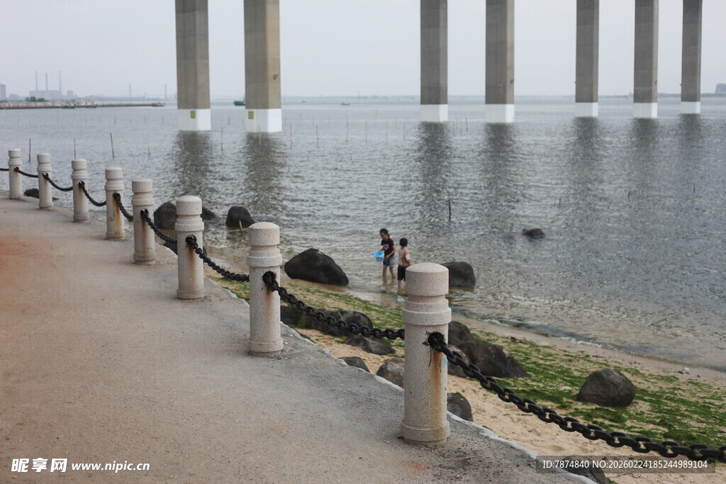 海边栈桥风景