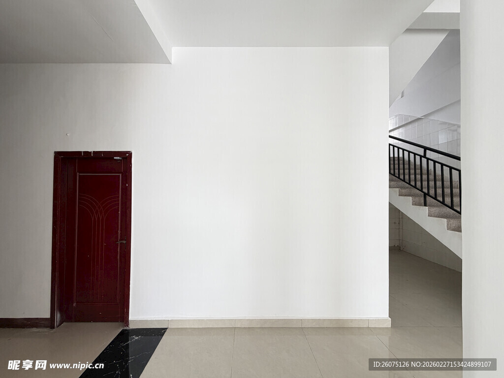 简约室内空间红门楼梯景