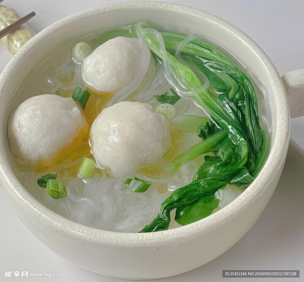 鱼丸青菜汤