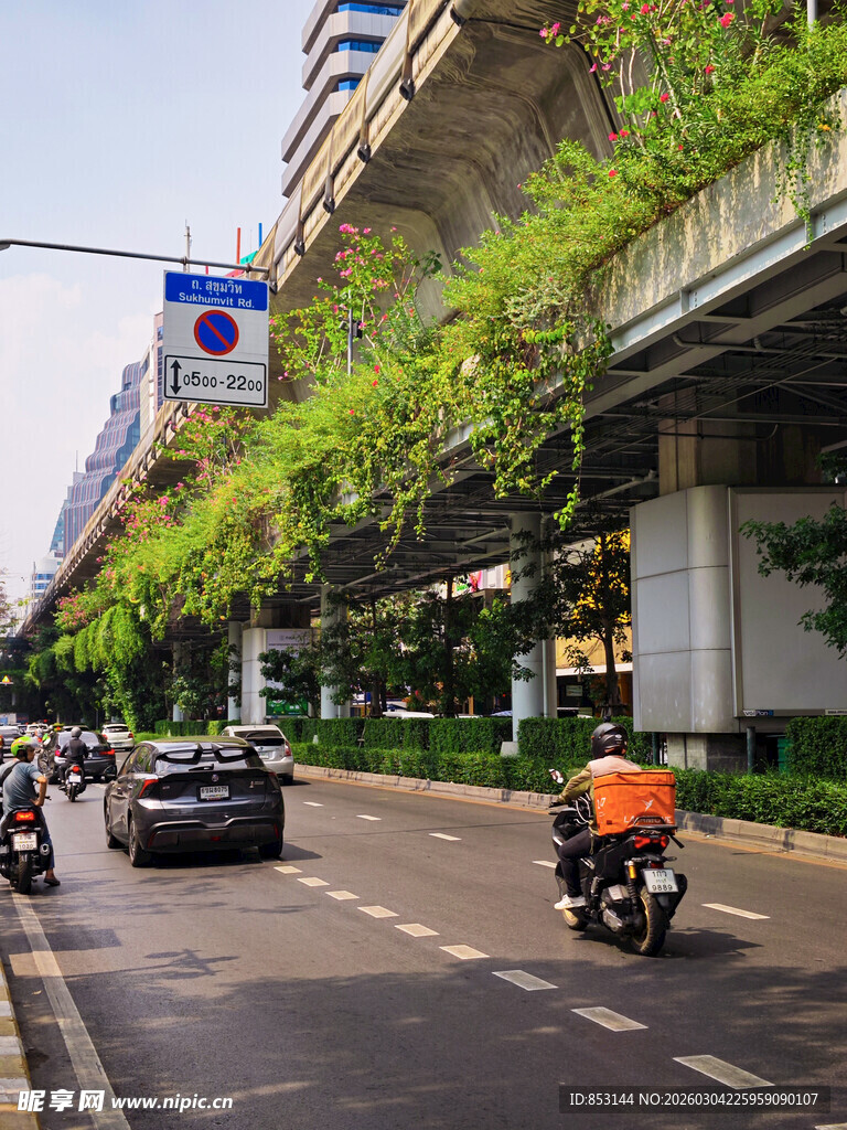 城市高架桥交通