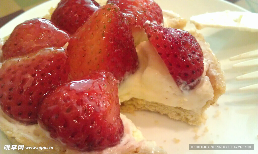 草莓芝士塔