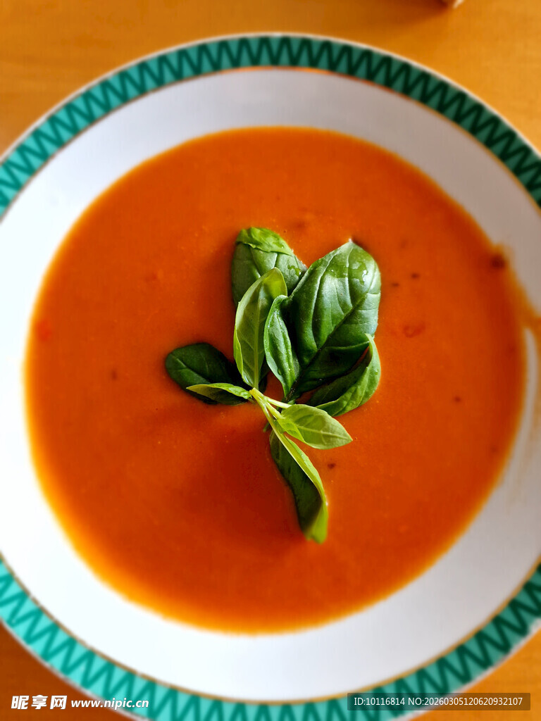 番茄罗勒汤