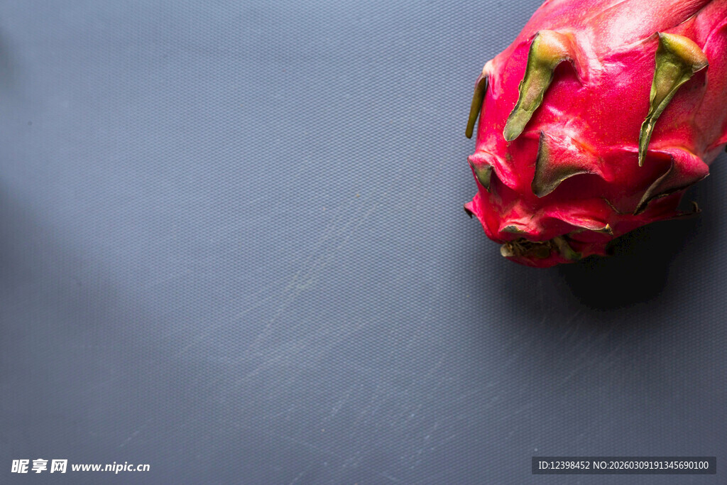 单个火龙果特写