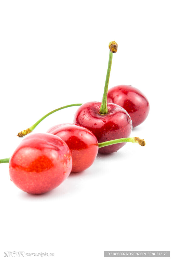 新鲜红樱桃