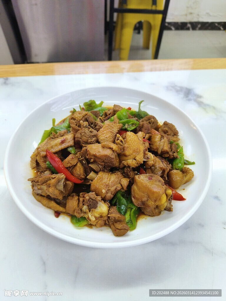 农家烧土鸡拌面