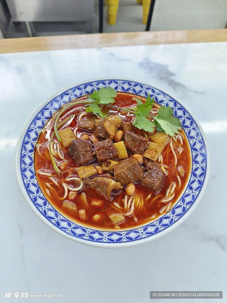 美味红烧牛腩汤面