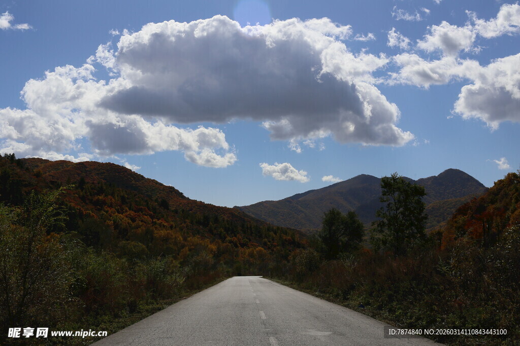 山间公路美景