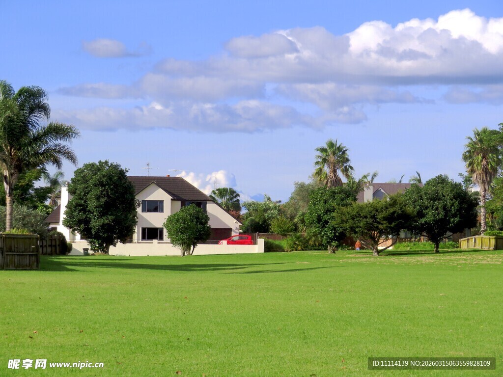 田园风光中的美丽住宅