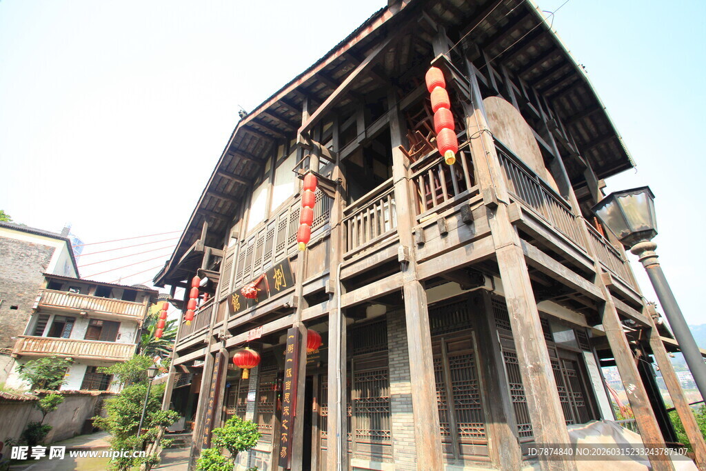 古色古香的木质传统建筑