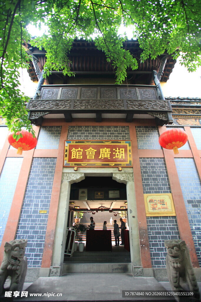 古色古香中式建筑门口
