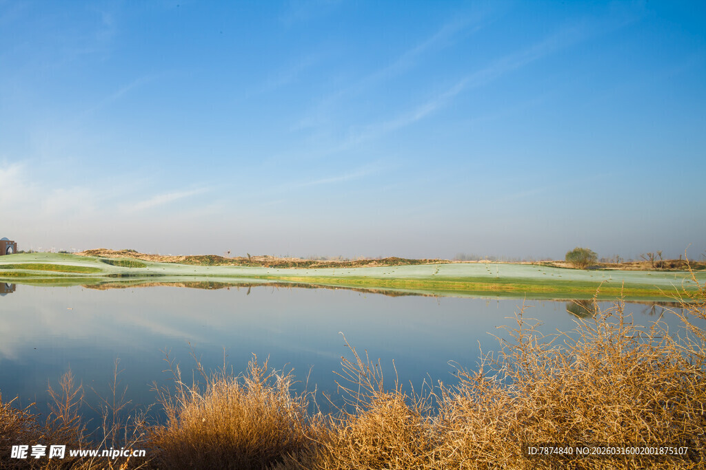 宁静河畔风景