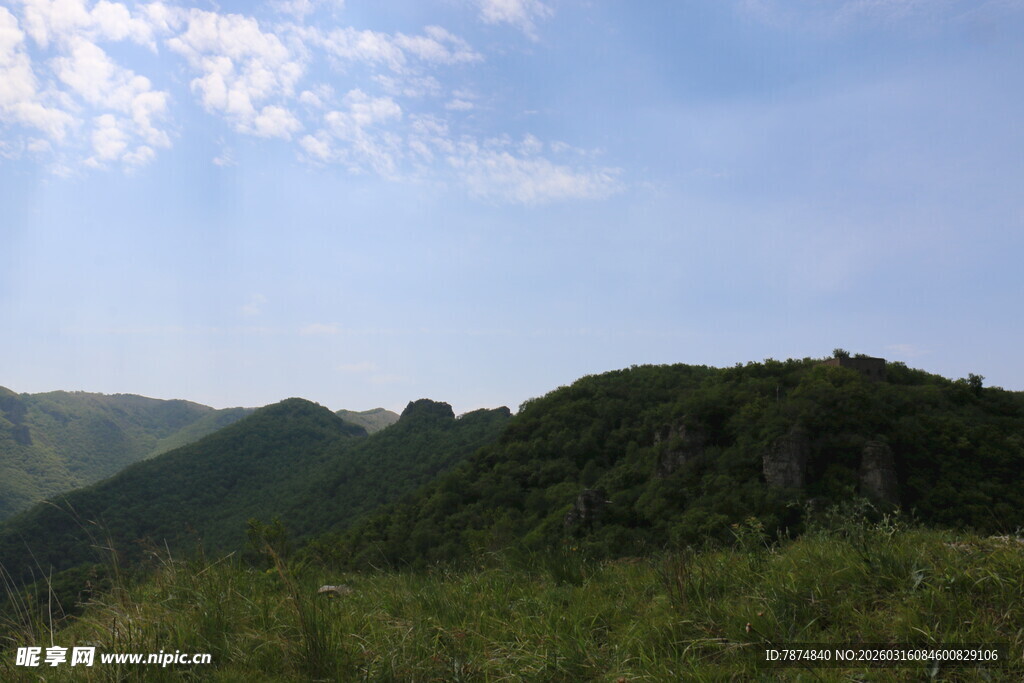 青山蓝天美景
