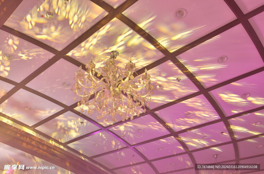 梦幻紫色玻璃吊顶吊灯