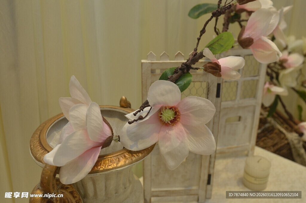 优雅玉兰花瓶插花摆件