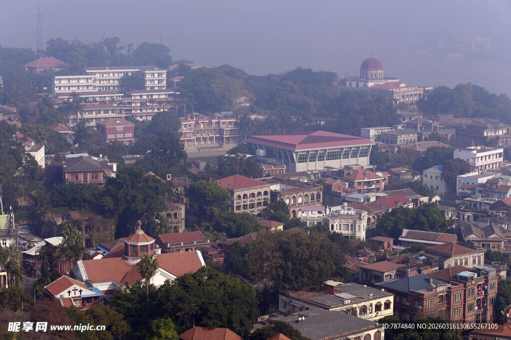 俯瞰多彩城市建筑景观