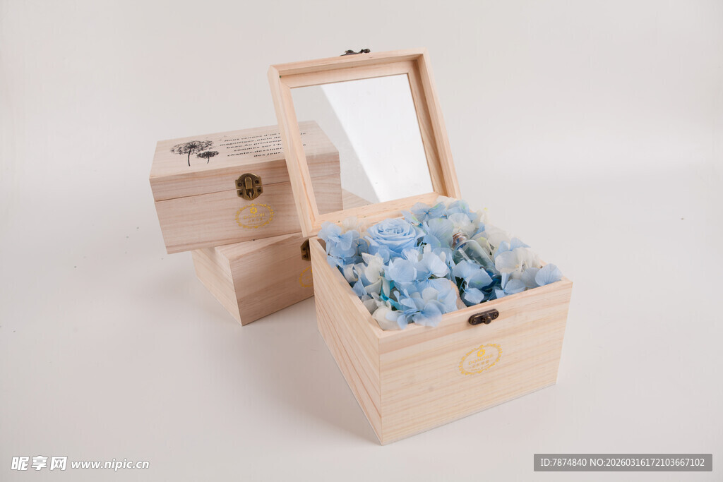 工艺品木质礼盒装蓝色干花