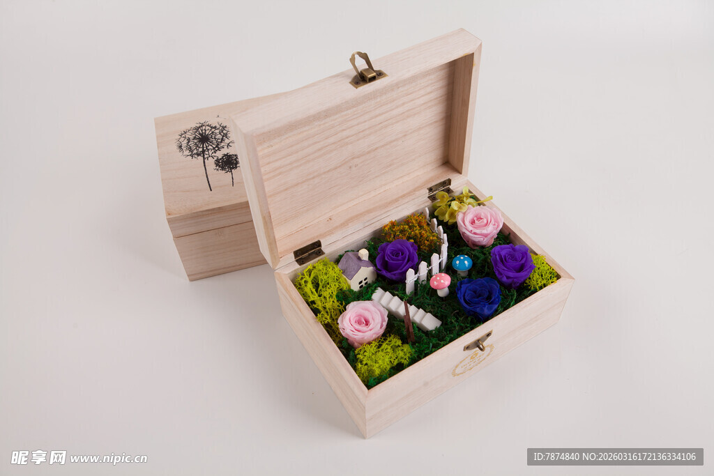 工艺品木质花盒 盛放多彩花卉