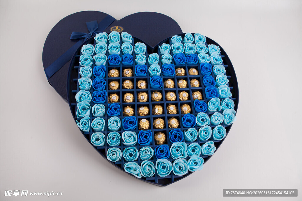 工艺品蓝色串珠爱心手工艺品